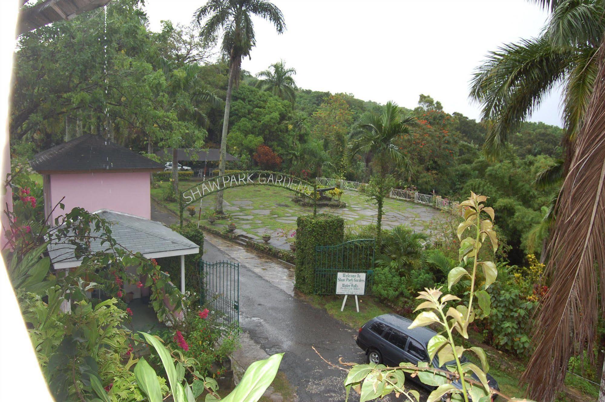 The Inn At Shaw Park Gardens And Waterfalls Ocho Rios Exterior photo